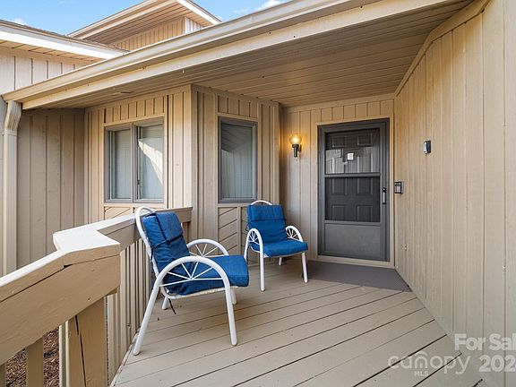 2nd image of 201 Wild Oak Ln