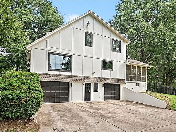 5th image of 4811 Lees Summit Rd