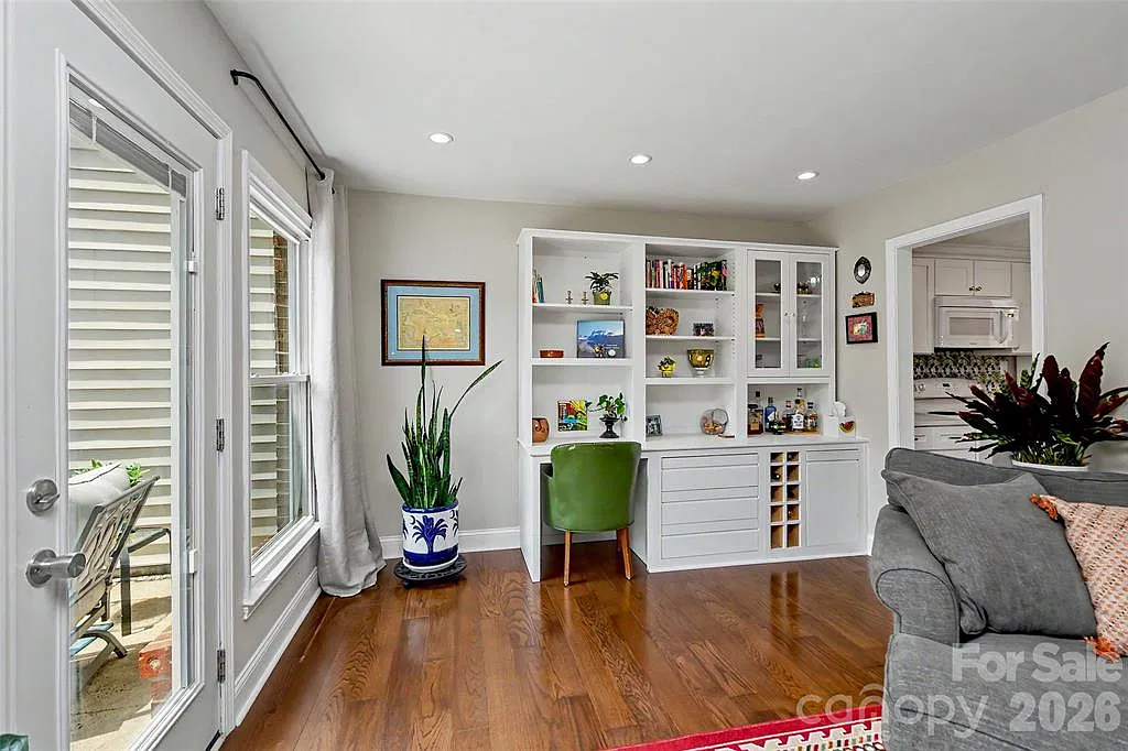 3 bed, 1536 sqft, $1,990 — Photo 4