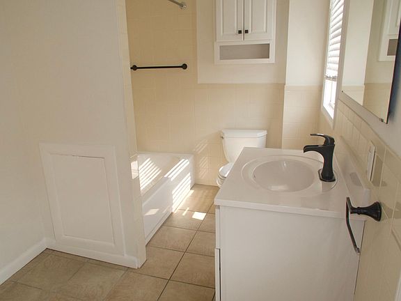 5th image of 2542 E Clearfield St APT D