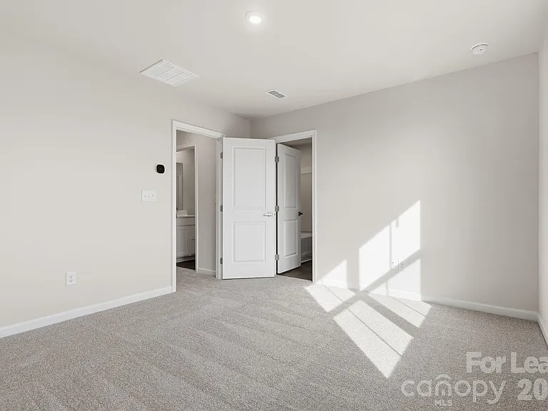 7024 Capstan Ter — Photo 28