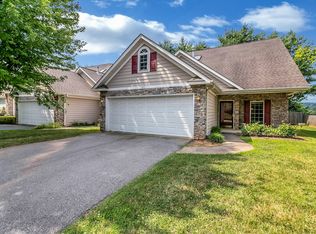 857 W Pointe Dr, Asheville, NC 28806