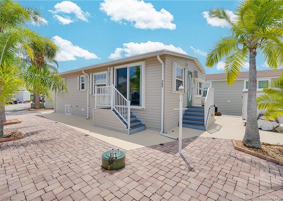 1st image of 755 Nettles Blvd
