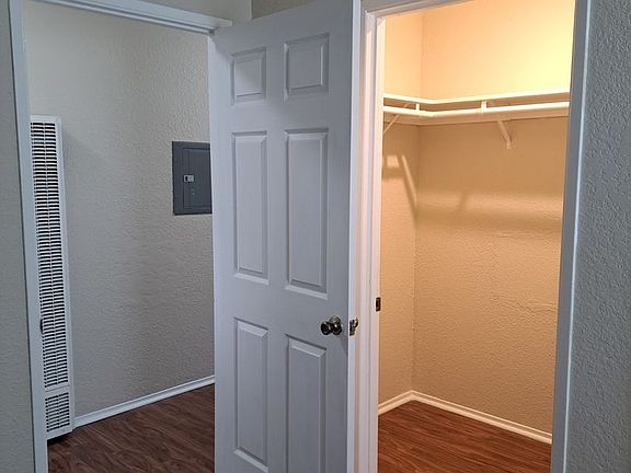 4th image of 1835 Carmona Ave #F64826a05