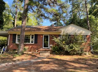 20 S Circle Dr, Chapel Hill, NC 27516