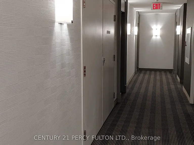 28 Harrison Garden Blvd #709 — Photo 6