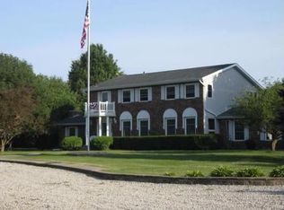 2403 W Ridgeway Ave, Cedar Falls, IA 50613