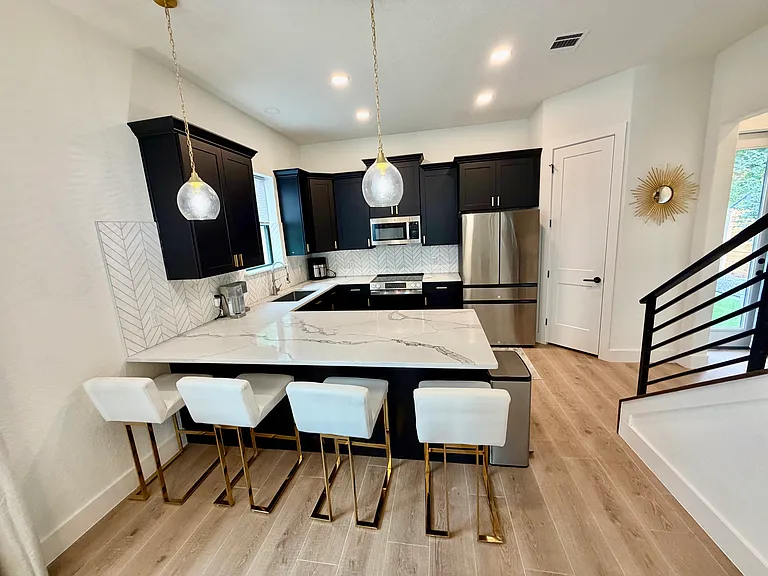 1722 N Olive St — Photo 17