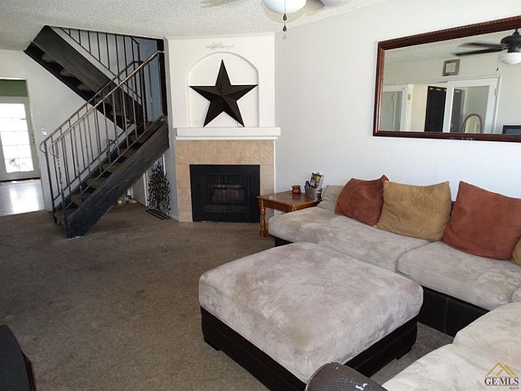 2nd image of 930 Olive Dr APT 8