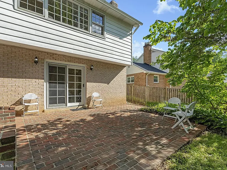 8009 Lewinsville Rd — Photo 29