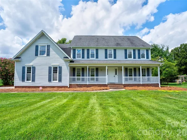 144 Oak Point Dr, Cherryville, NC 28021