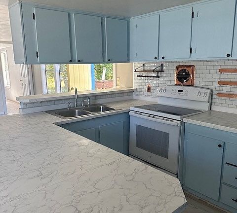 2nd image of 4401 SE 37th Avenue #16