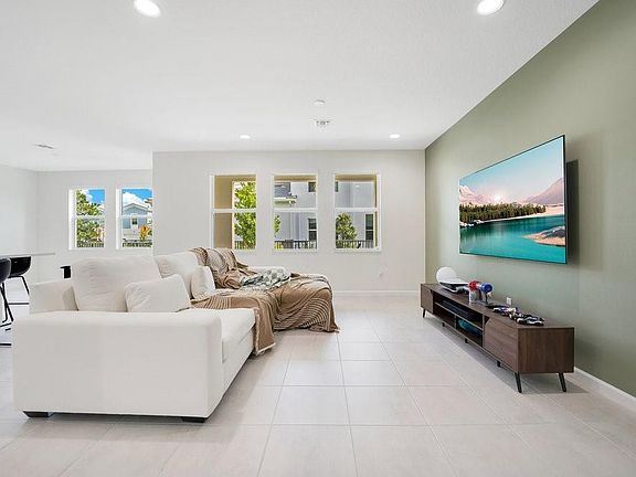 5th image of 16419 Oakview Drive