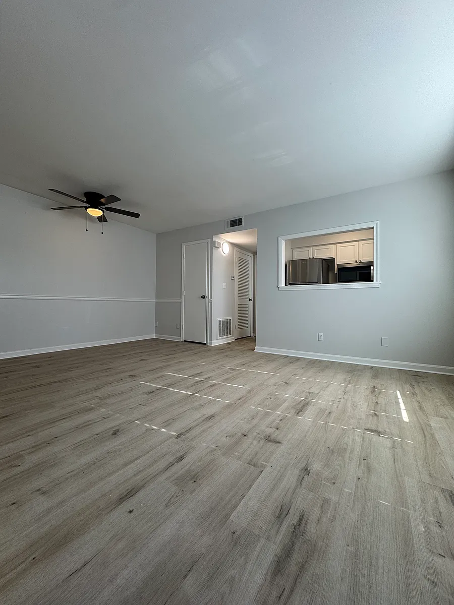 Building Photo - 308 N Hite Ave #8