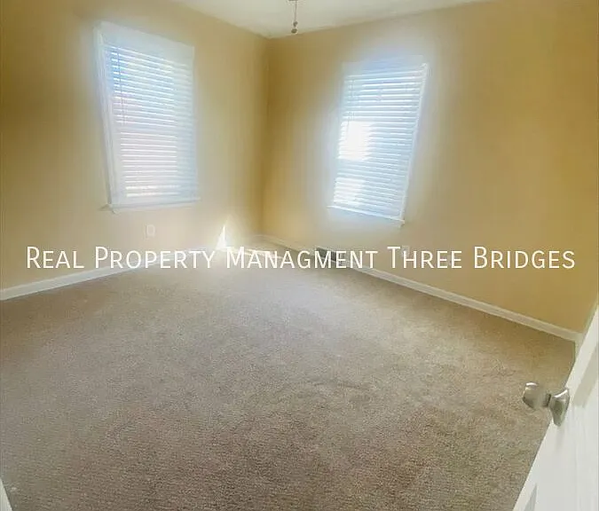 3208 Dix Ave — Photo 7