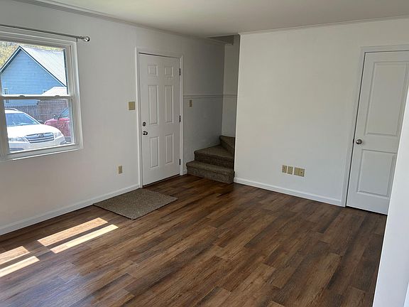 3rd image of 6820 Linville Dr #26-1