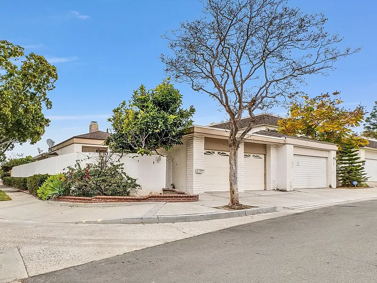 1 Lancewood Way — Photo 36