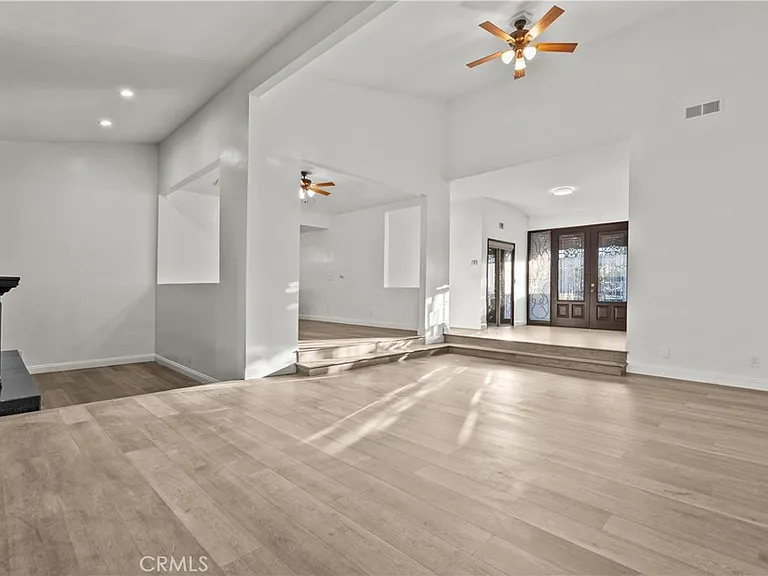 9724 Bothwell Rd — Photo 13
