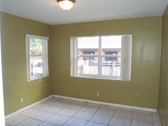 5th image of 3121 NW 21st Ave