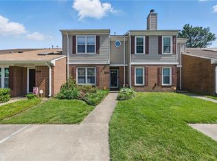 677 Hollomon Dr, Hampton, VA 23666