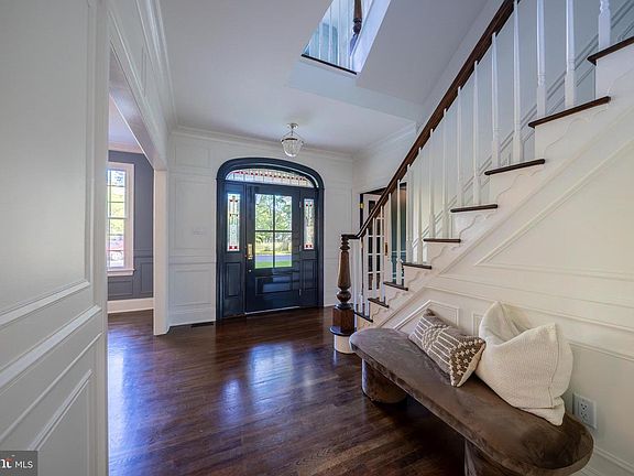 3rd image of 31 Elm Ave