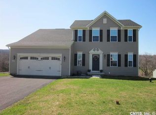 3076 Wheatfield Dr, Chittenango, NY 13037