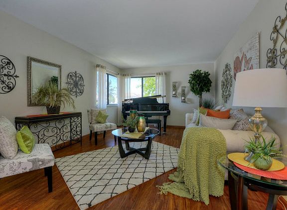 3rd image of 441 Chardonnay Dr