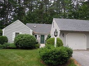 1st image of 10 Oakwood Ln