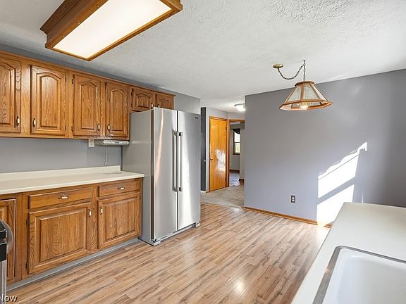 3rd image of 1718 Woodlawn Ave NW