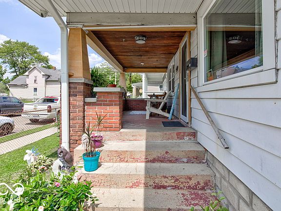 4th image of 1135 Saint Peter St