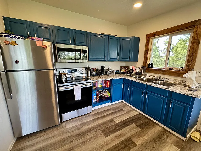 11922 Hillcrest Rd — Photo 8