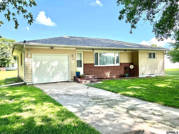 828 5th Ave, Fairmont, NE 68354
