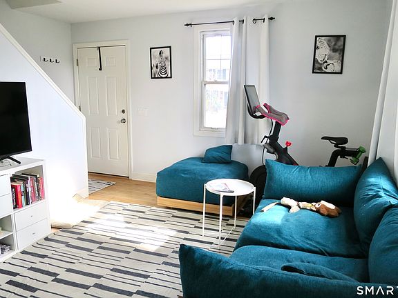 4th image of 104 Sylvan Knoll Road