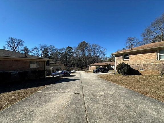 4th image of 4421 Lynn Dr