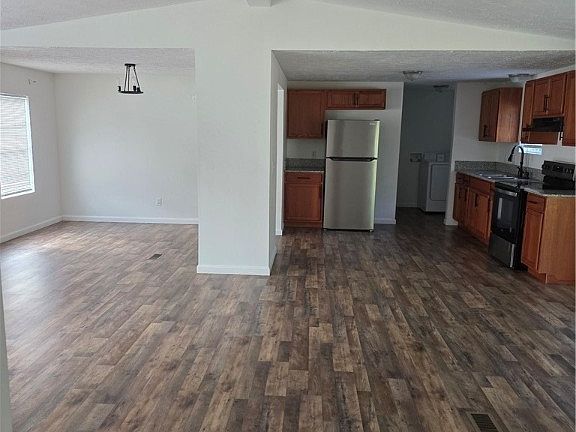 3rd image of 162 Griffin Rd