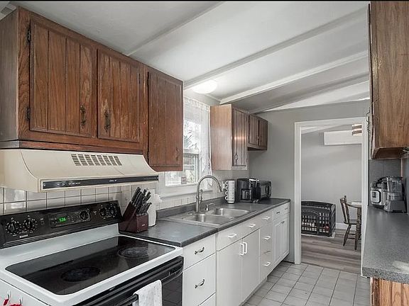 4th image of 36 Lehigh St