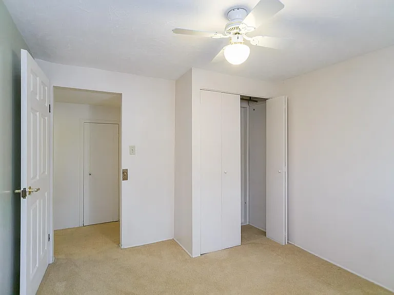 530 W Broadview Dr — Photo 15