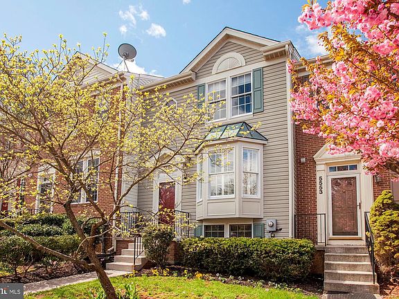 2nd image of 5555 Fox Hall Ct