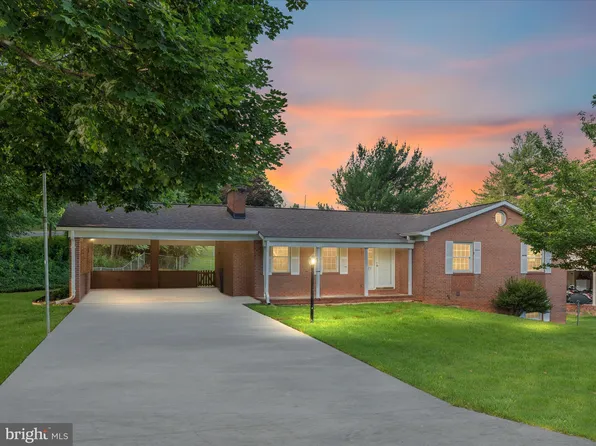 23 Portsmouth Rd, Front Royal, VA 22630