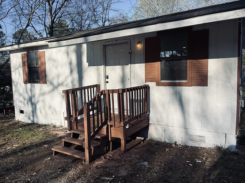 1179 Pinecrest Rd