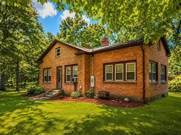 114 Witheridge St, Feeding Hills, MA 01030