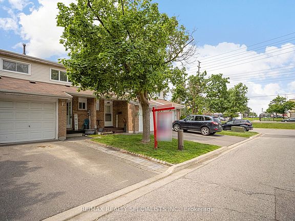 3rd image of 20 Enmount Dr