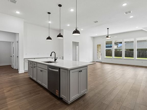 3rd image of 509 Apricot Ct