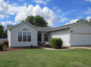 1531 N Olive Rd, Flora, IL 62839