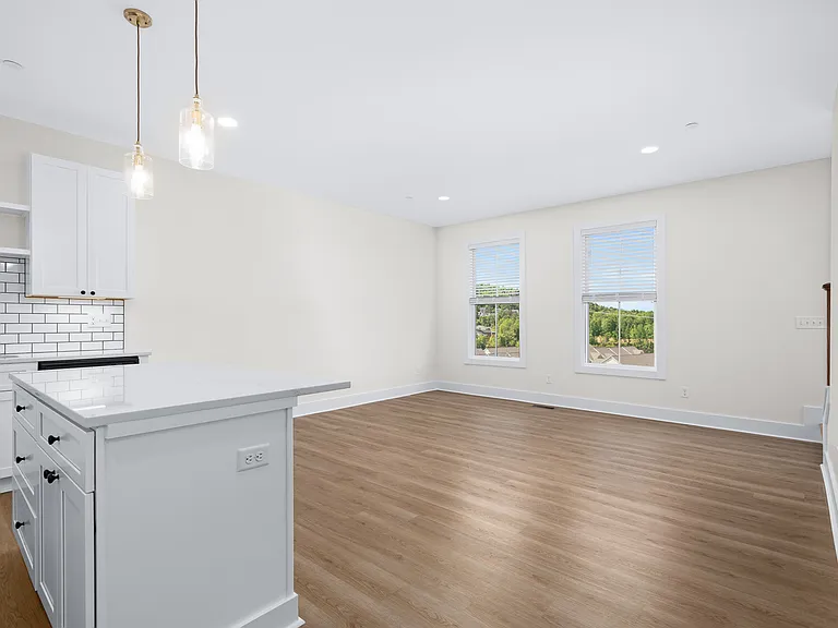 1437 Spring Pointe Ln — Photo 3