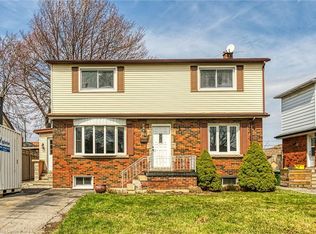 11 Sheridan Dr, Hamilton, ON L9A2C7