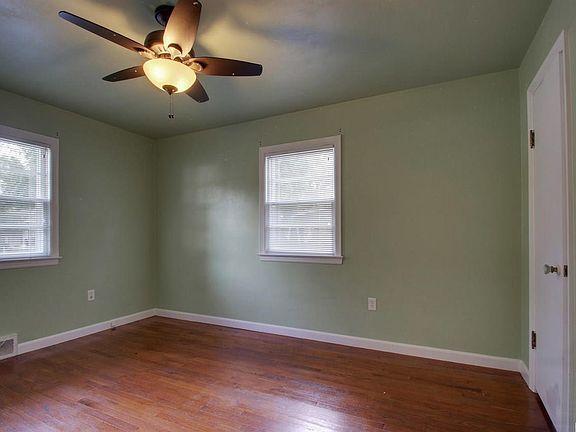 3rd image of 714 W Brennan Dr