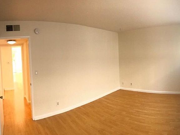 4th image of 4401 Kraft Ave #98