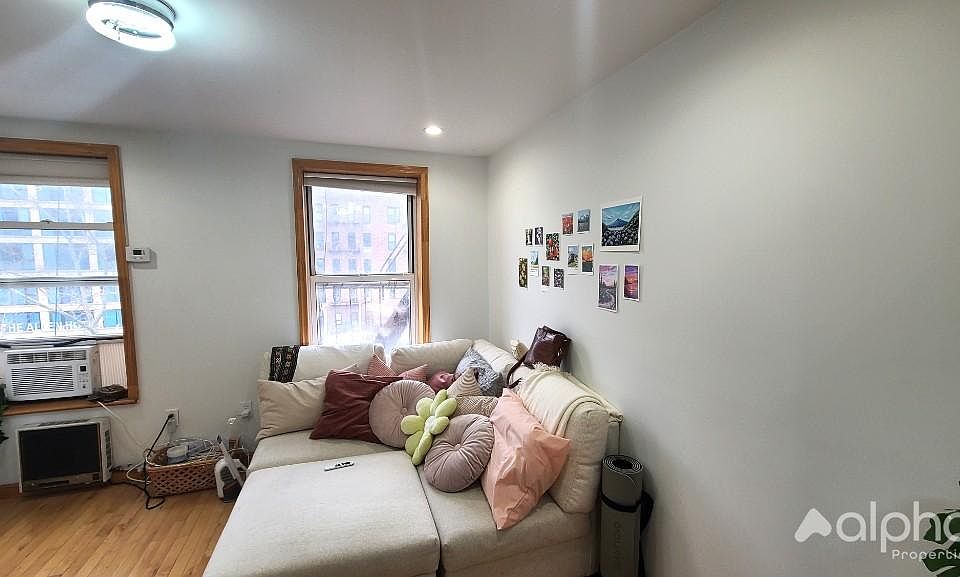 1st image of 83 Allen St APT 12