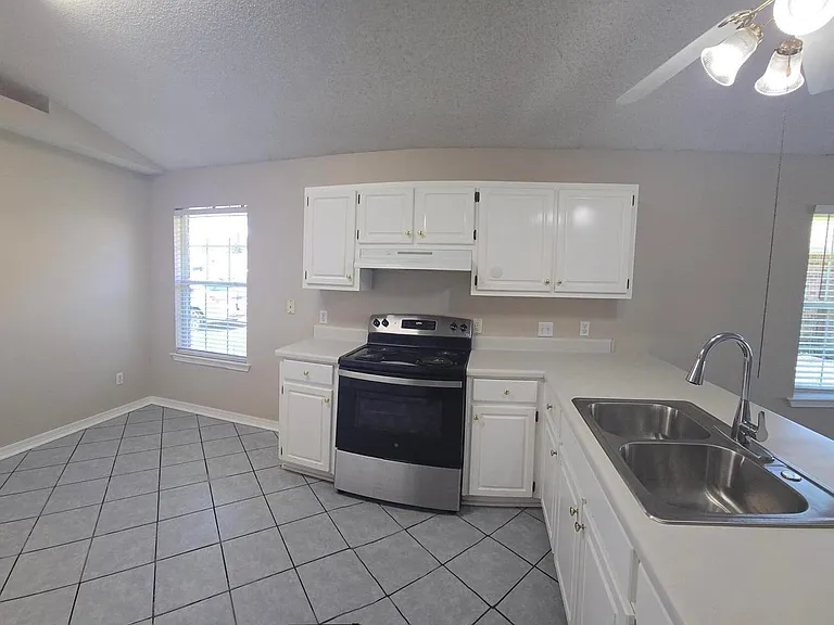 418 Pristine Water Ln — Photo 4